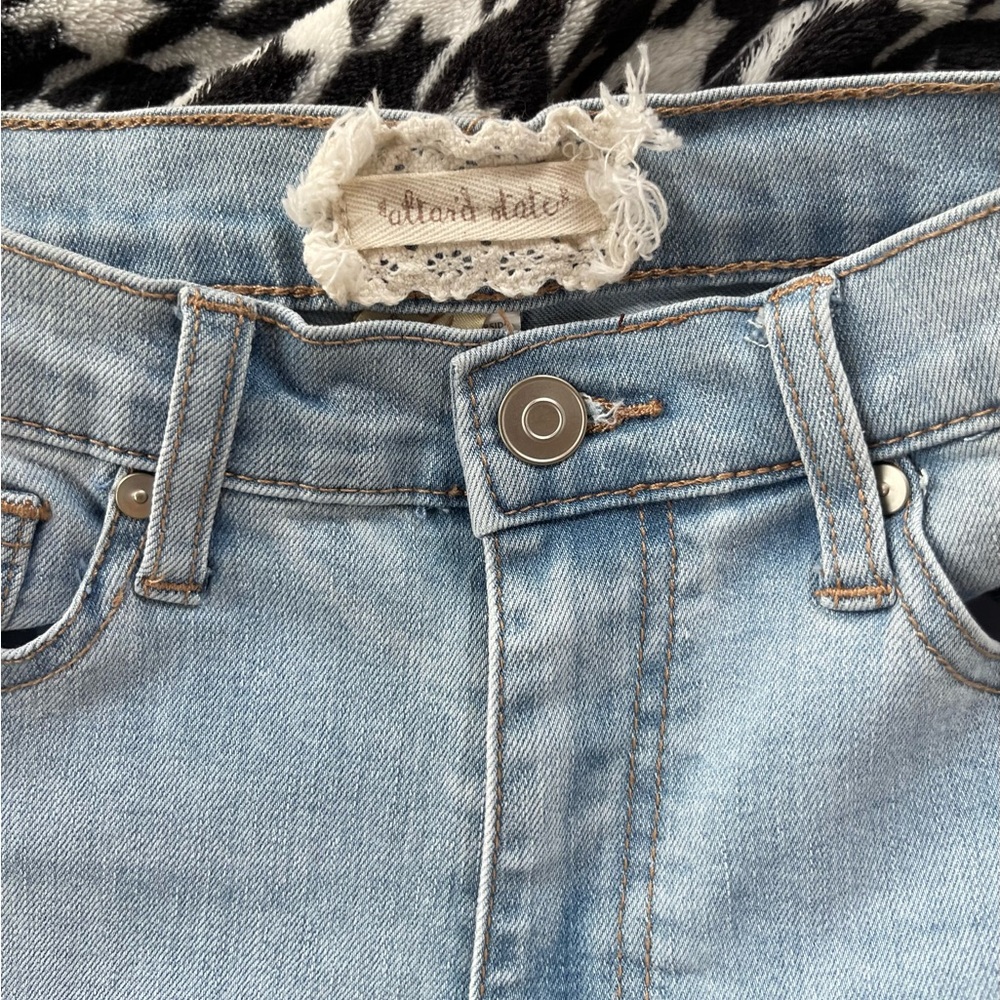 Altar’d State Daisy Denim Flared Jean - Picture 7 of 10